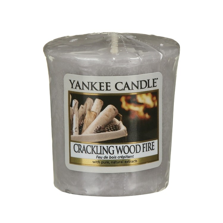 Woodcraft crackling fire candle