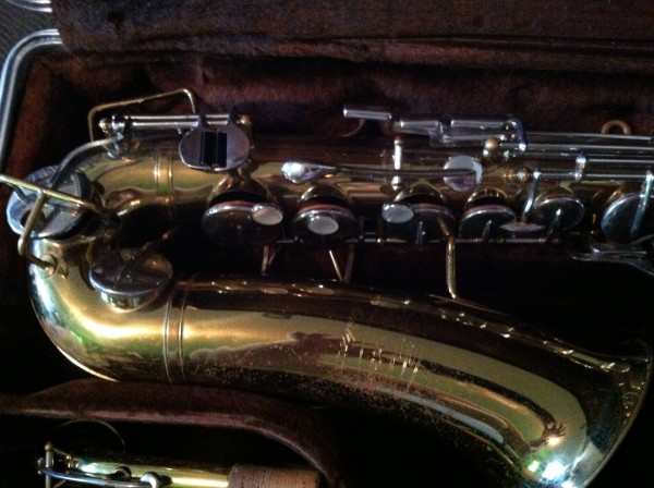 Saxophone serial number lookup